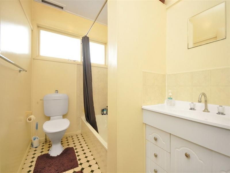 1 Thelma Street, Mount Gravatt East QLD 4122