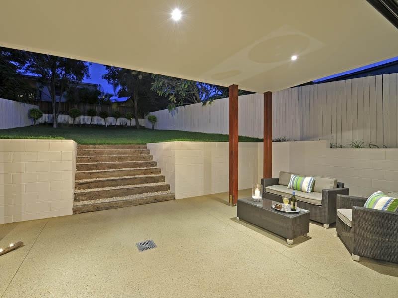 54 Waverley Road, Camp Hill QLD 4152