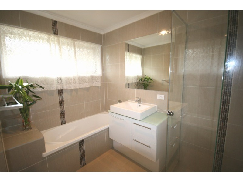 990 Creek Road, Carina Heights QLD 4152