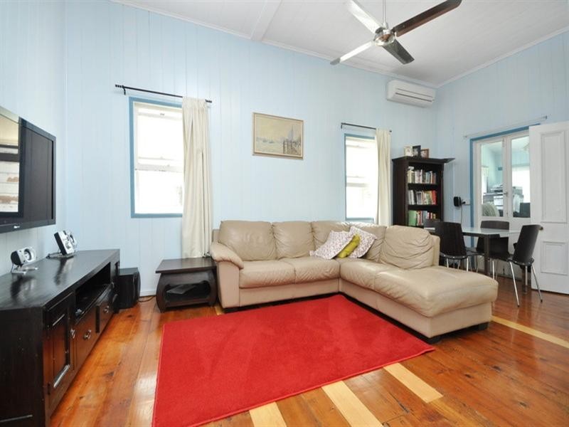 33 Gladstone Street, Coorparoo QLD 4151