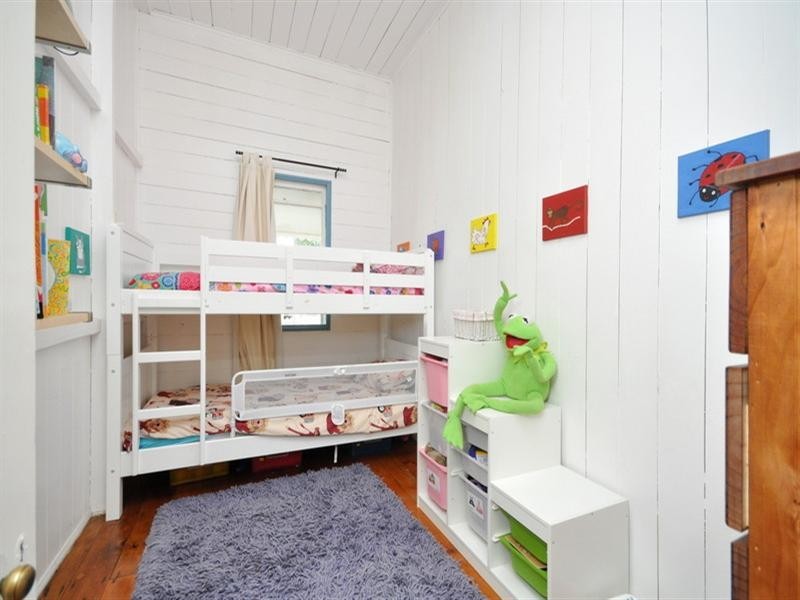 33 Gladstone Street, Coorparoo QLD 4151