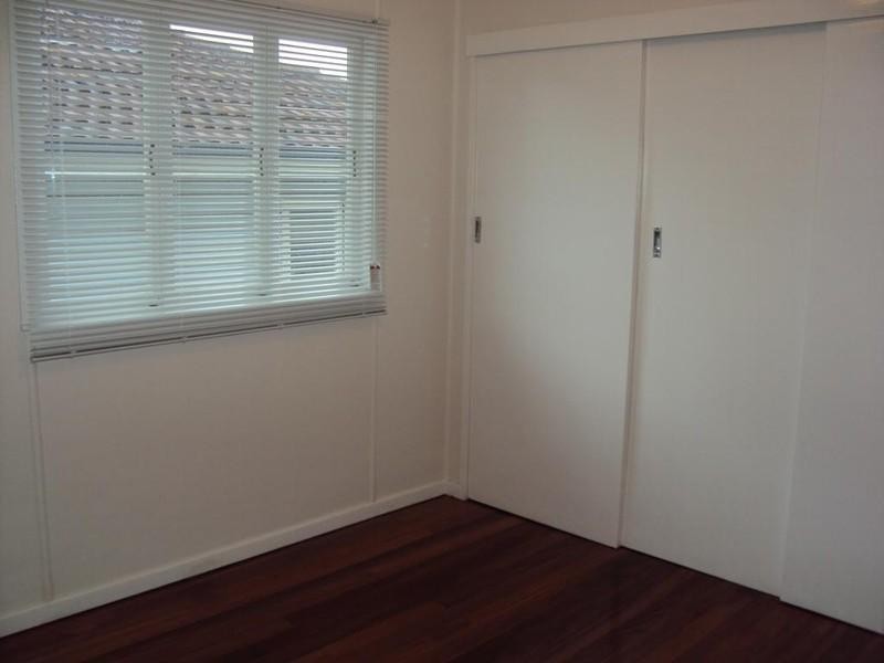 52 Dickens Street, Norman Park QLD 4170