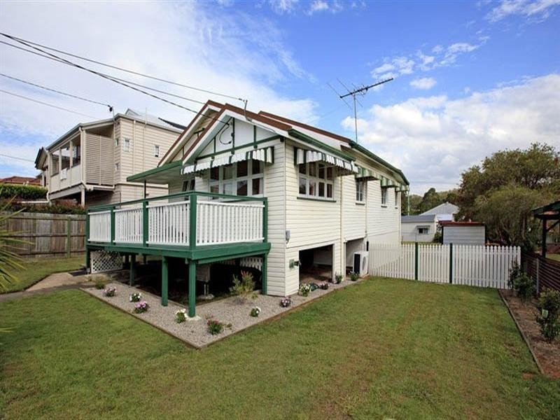 11 Erica Street, Cannon Hill QLD 4170