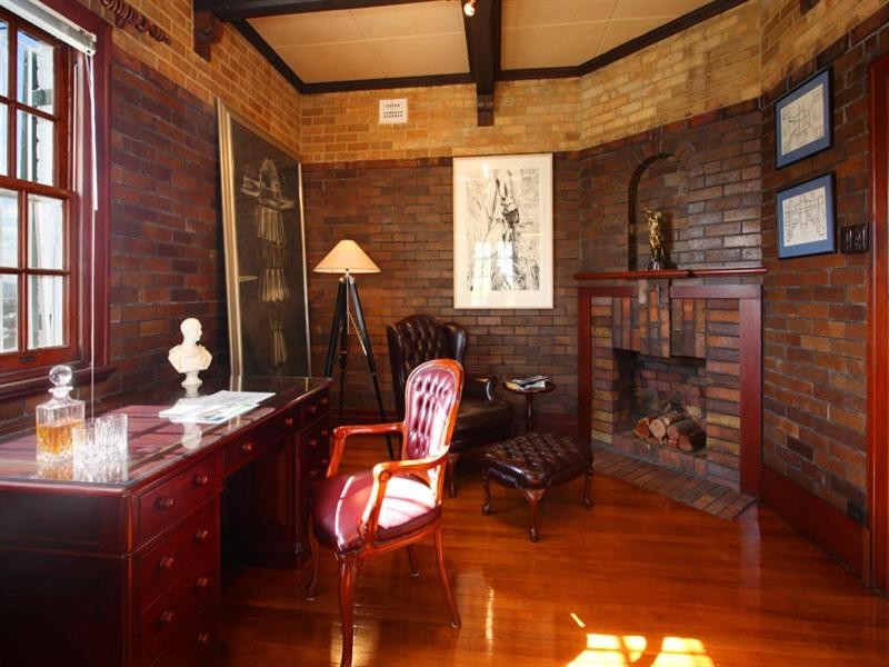 10 Welwyn Crescent, Coorparoo QLD 4151