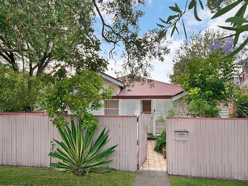 38 Eighth Avenue, Coorparoo QLD 4151