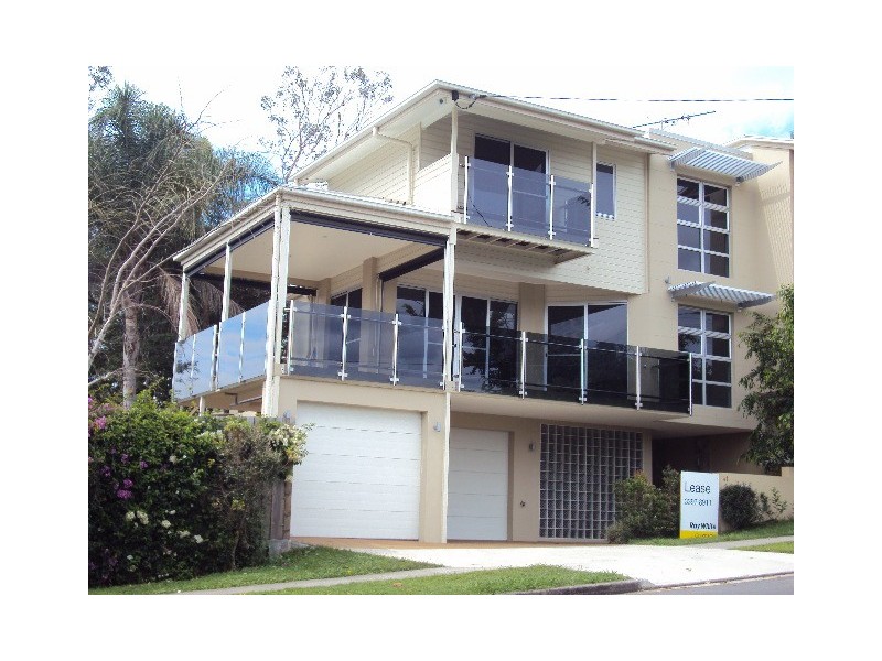 41 Barnes Avenue, Coorparoo QLD 4151