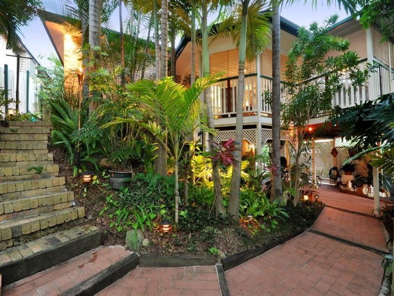 4 Beardsley Place, Carina QLD 4152