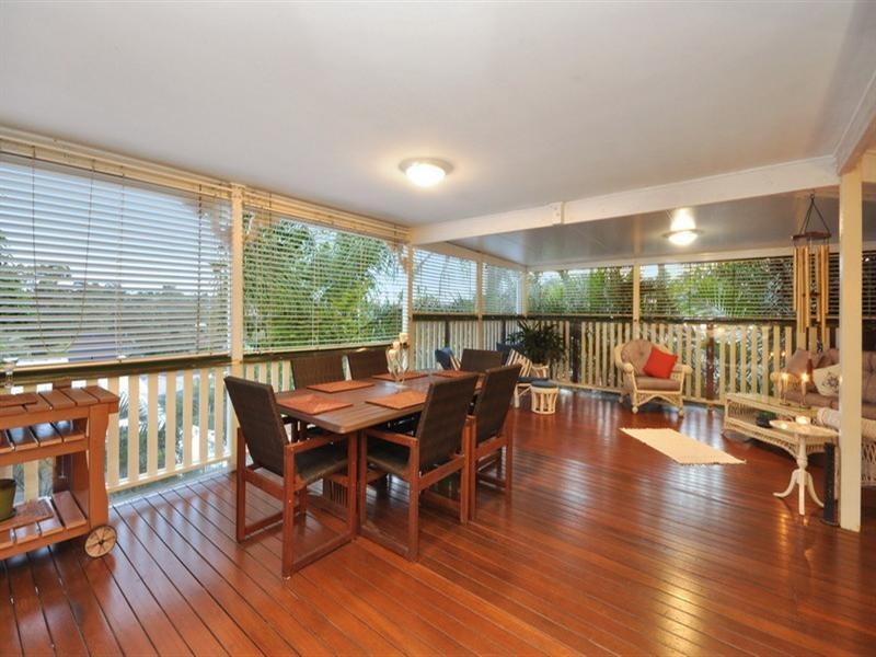 4 Beardsley Place, Carina QLD 4152