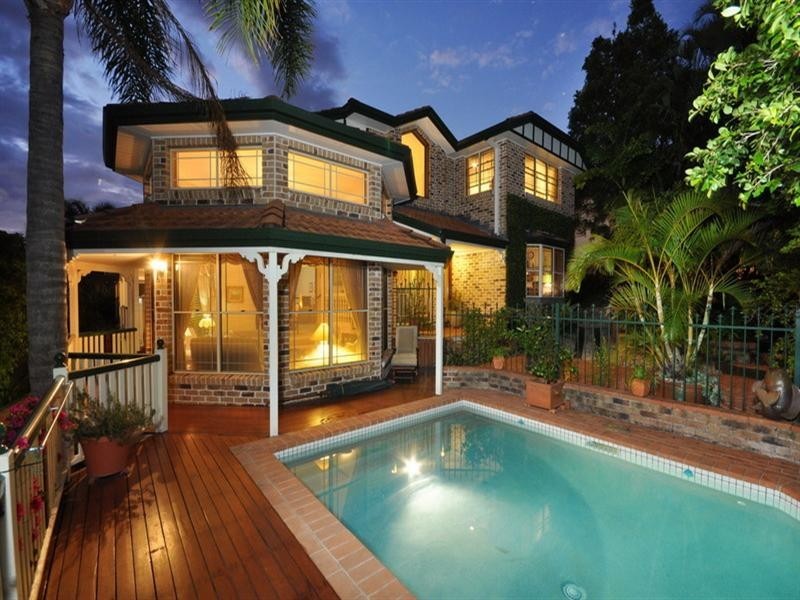 4 Beardsley Place, Carina QLD 4152