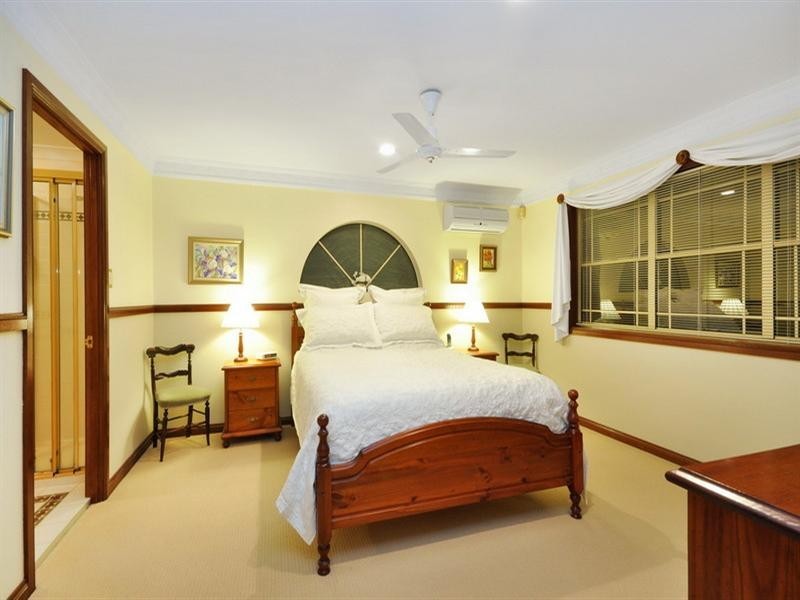 4 Beardsley Place, Carina QLD 4152