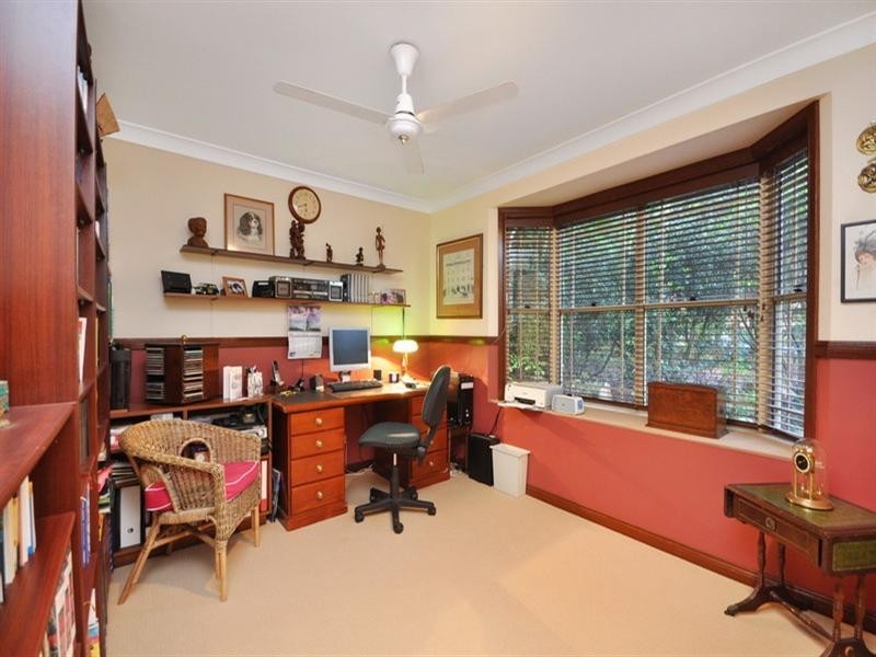 4 Beardsley Place, Carina QLD 4152