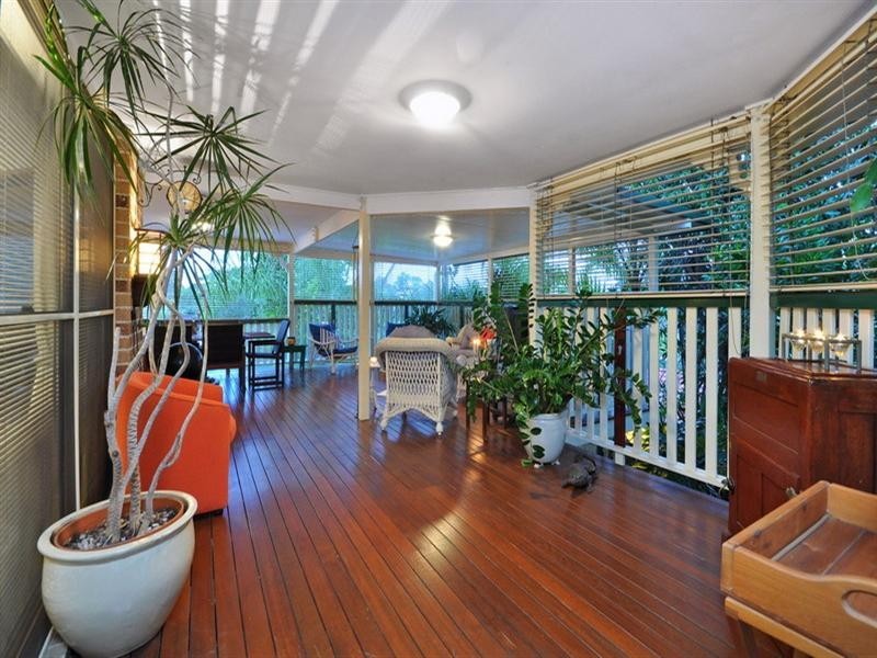 4 Beardsley Place, Carina QLD 4152