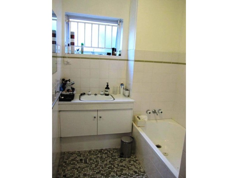 2/17 Hunter Street, Greenslopes QLD 4120