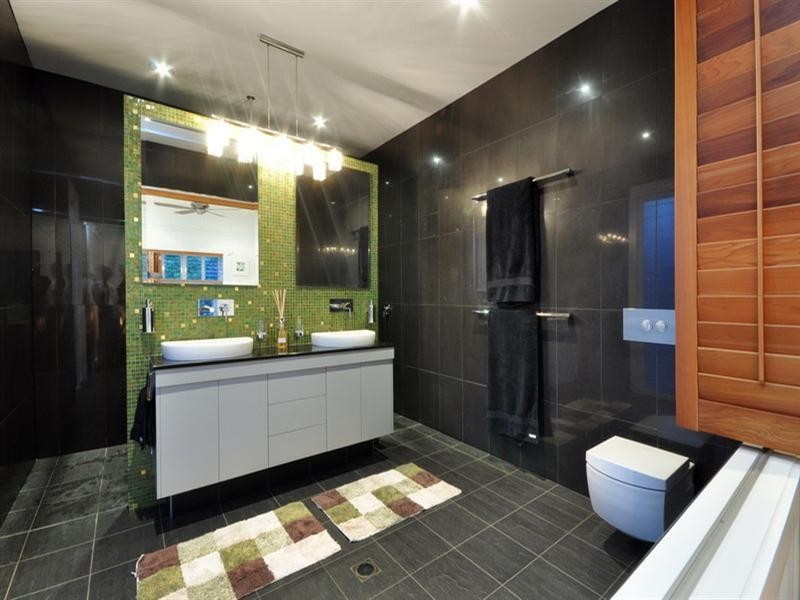 33 Brae Street, Coorparoo QLD 4151