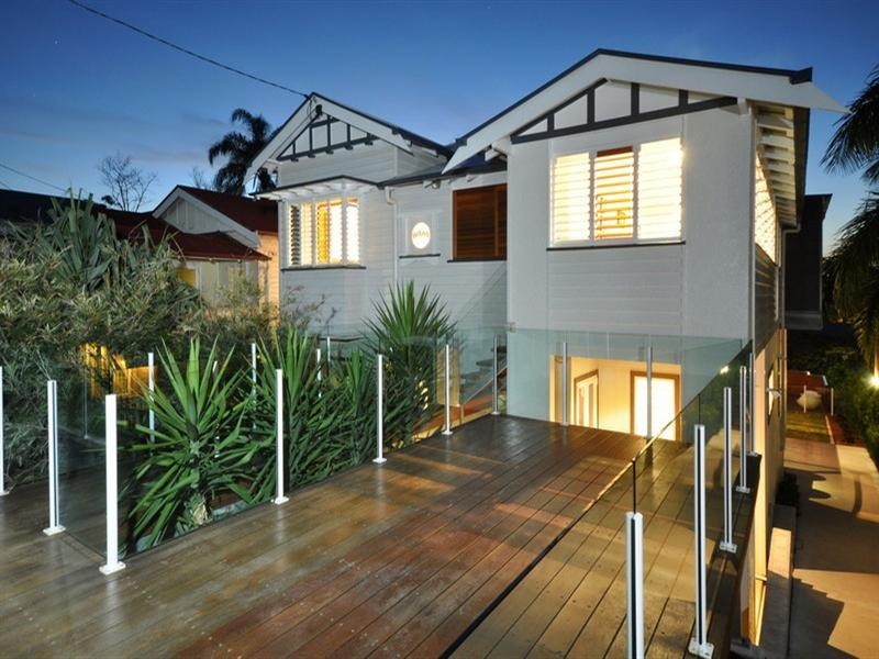 33 Brae Street, Coorparoo QLD 4151