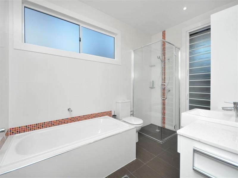 33 Brae Street, Coorparoo QLD 4151