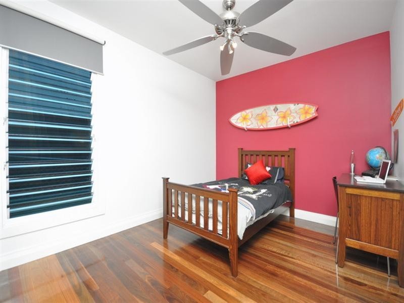 33 Brae Street, Coorparoo QLD 4151