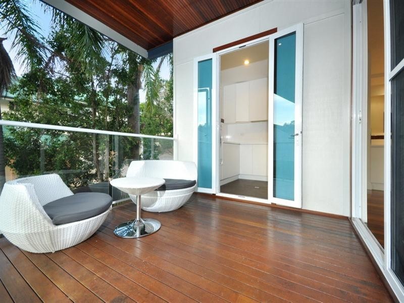 33 Brae Street, Coorparoo QLD 4151
