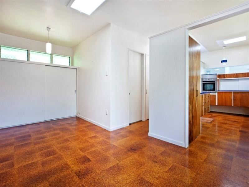 5 Stoneleigh Street, Coorparoo QLD 4151