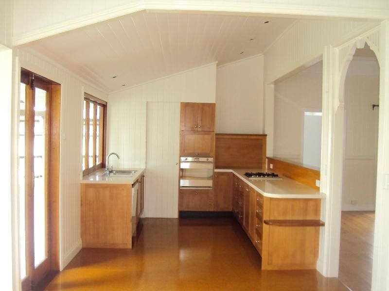 13 Newman Avenue, Camp Hill QLD 4152