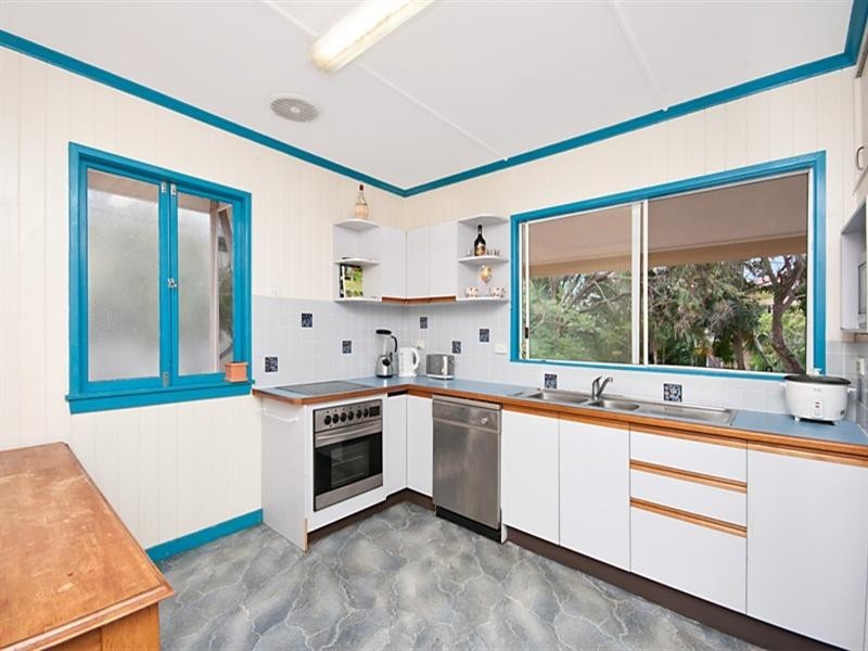 38 Eighth Avenue, Coorparoo QLD 4151