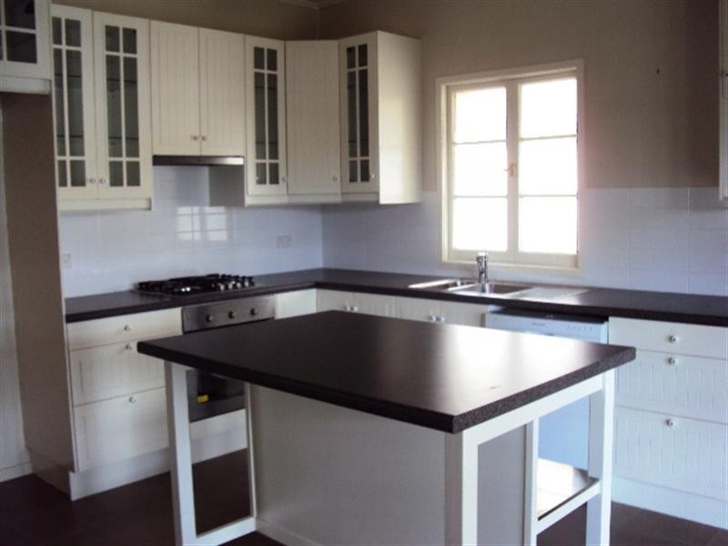 11 Erica Street, Cannon Hill QLD 4170