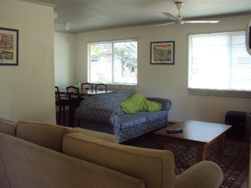 70 The Promenade, Camp Hill QLD 4152