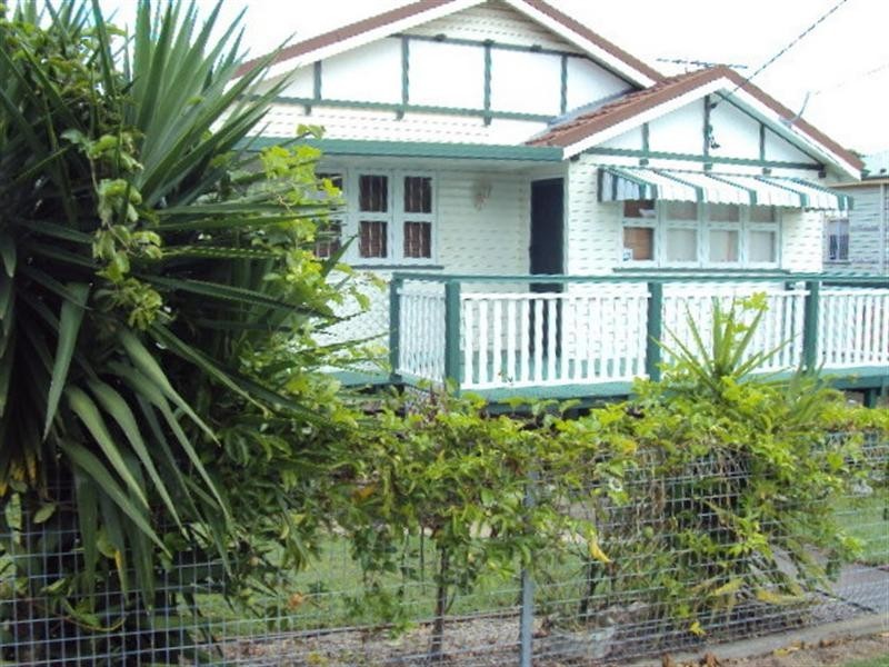 11 Erica Street, Cannon Hill QLD 4170