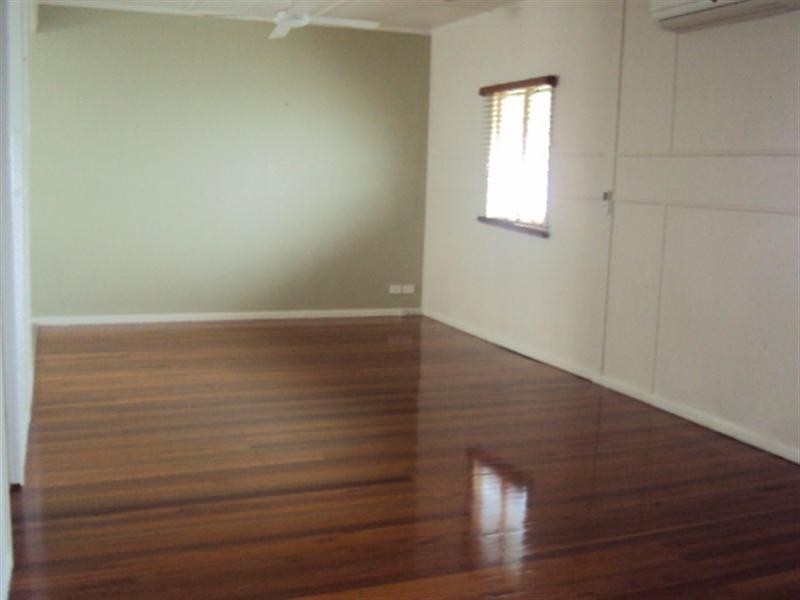 11 Erica Street, Cannon Hill QLD 4170