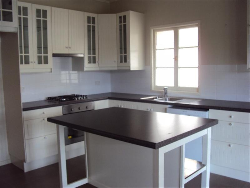 11 Erica Street, Cannon Hill QLD 4170