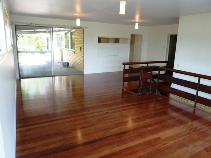 5 Stoneleigh Street, Coorparoo QLD 4151