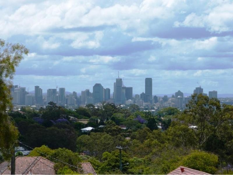 5 Stoneleigh Street, Coorparoo QLD 4151