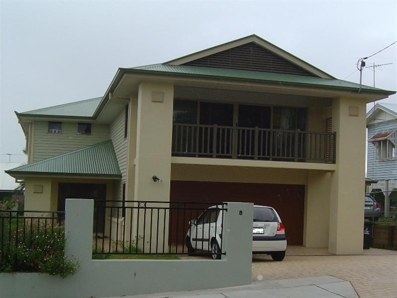 8 Faversham Street, Woolloongabba QLD 4102