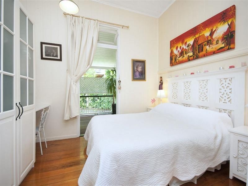 4 Didsbury Street, East Brisbane QLD 4169