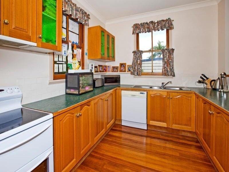 35 Headfort Street, Greenslopes QLD 4120