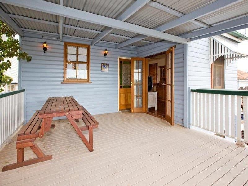 35 Headfort Street, Greenslopes QLD 4120