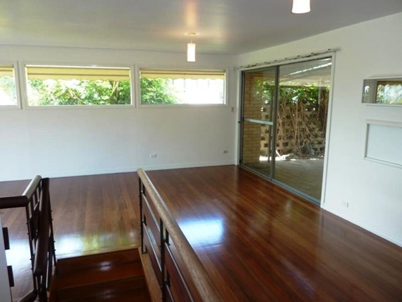 5 Stoneleigh Street, Coorparoo QLD 4151