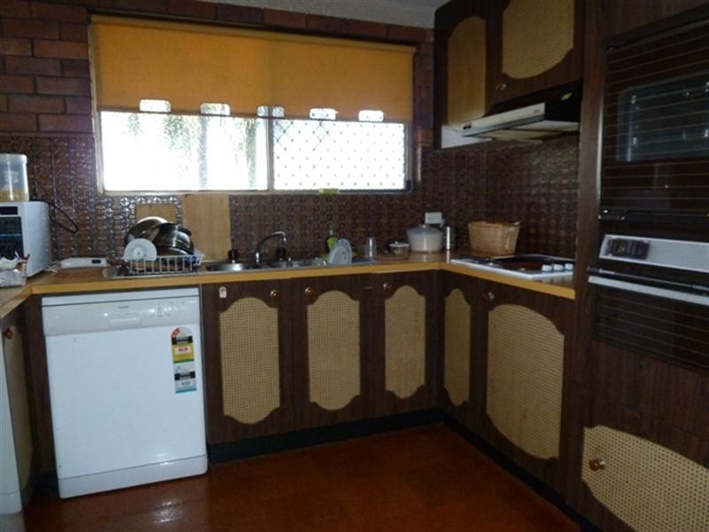 2/3 Curd Street, Greenslopes QLD 4120