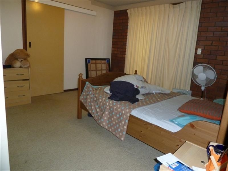 2/3 Curd Street, Greenslopes QLD 4120