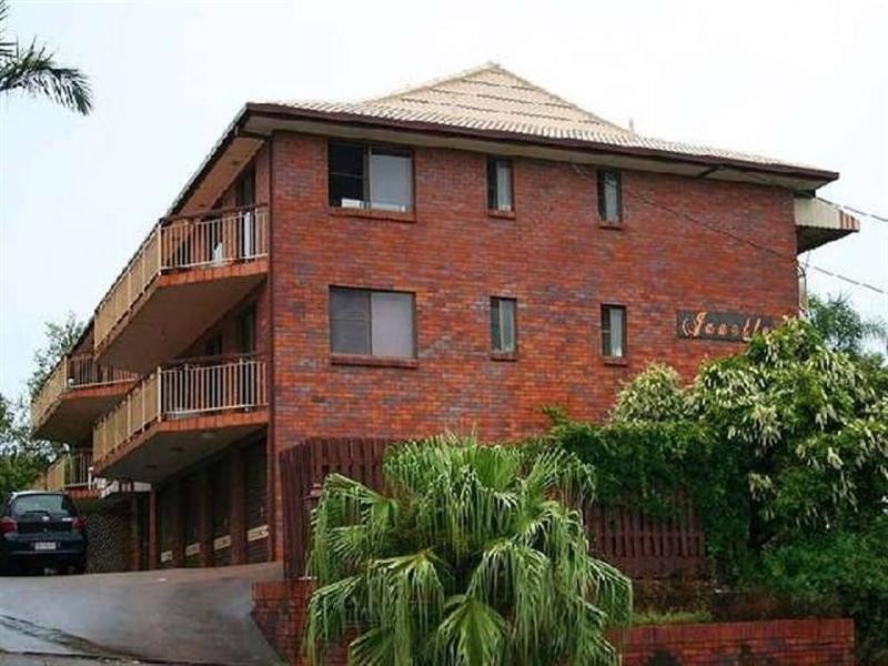 8/3 Curd Street, Greenslopes QLD 4120