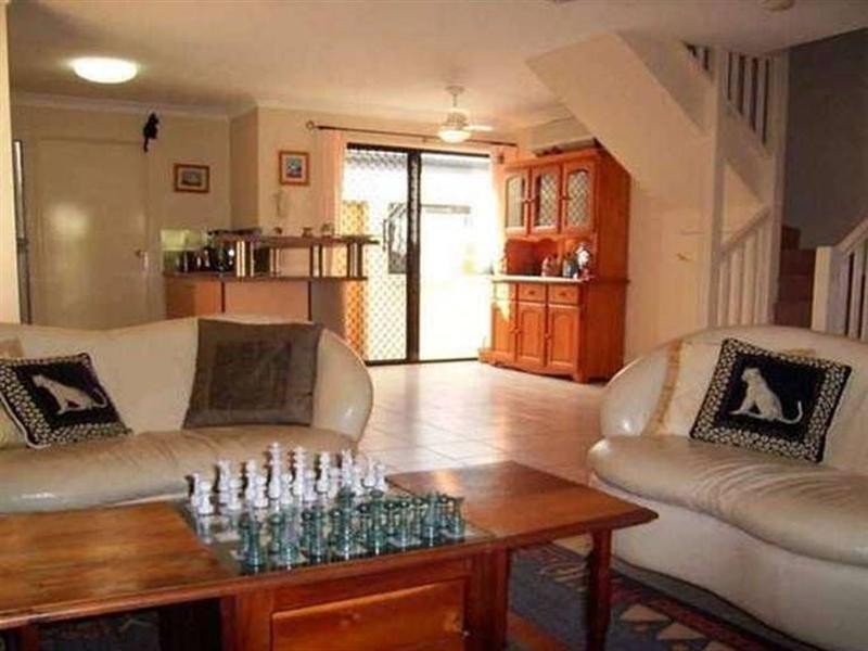 1/69 Erneton Street, Newmarket QLD 4051