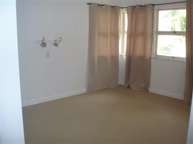 29 Kanumbra Street, Coorparoo QLD 4151