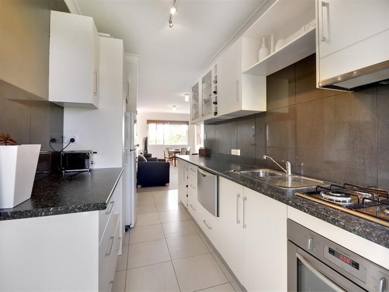 8/212 Cavendish Road, Coorparoo QLD 4151