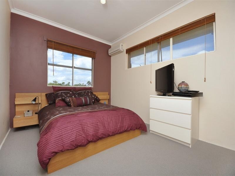 8/212 Cavendish Road, Coorparoo QLD 4151