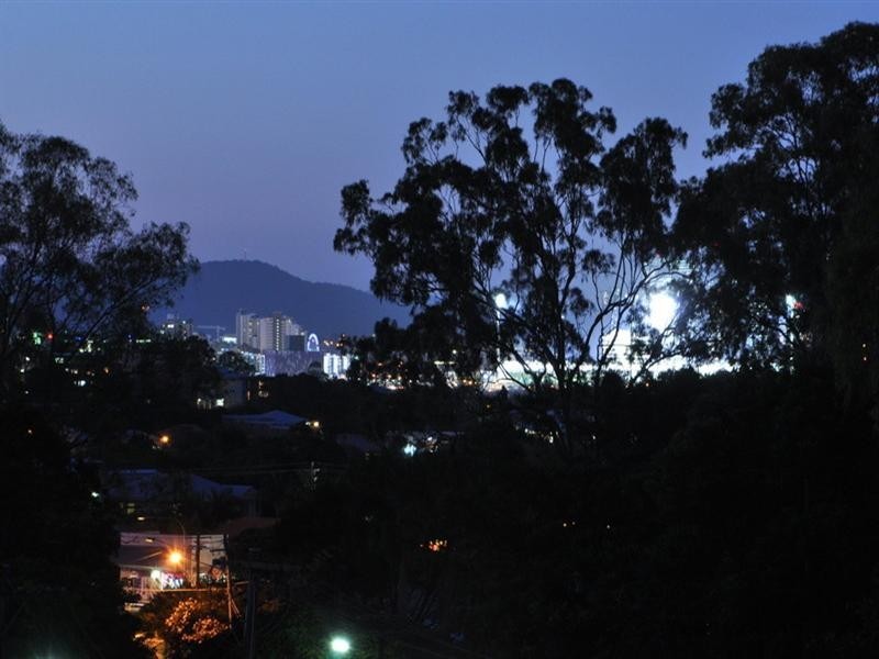 75 Lade Street, Coorparoo QLD 4151