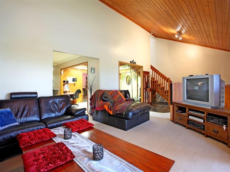 403 Winstanley Street, Carindale QLD 4152