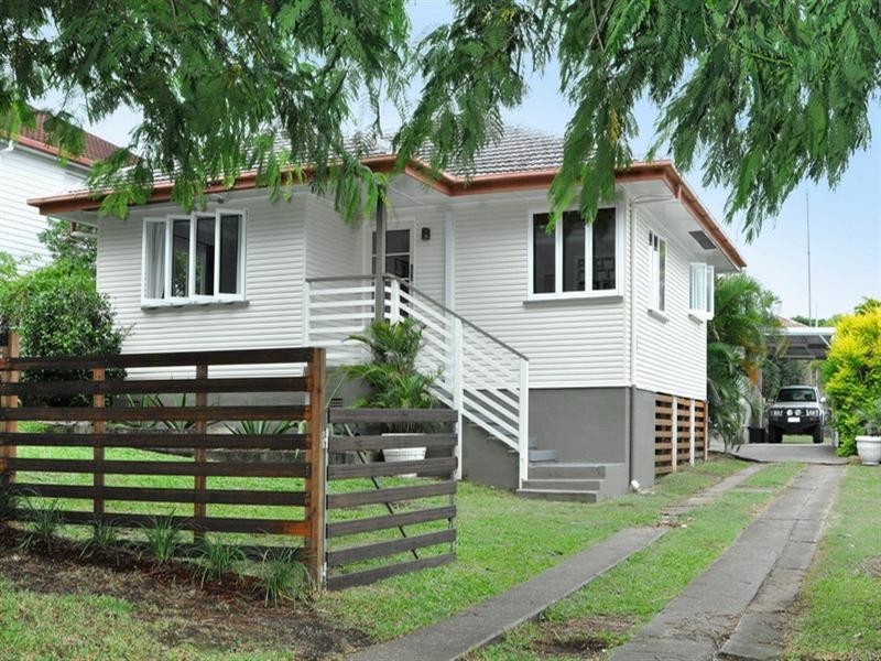 28 Iveagh Avenue, Holland Park West QLD 4121