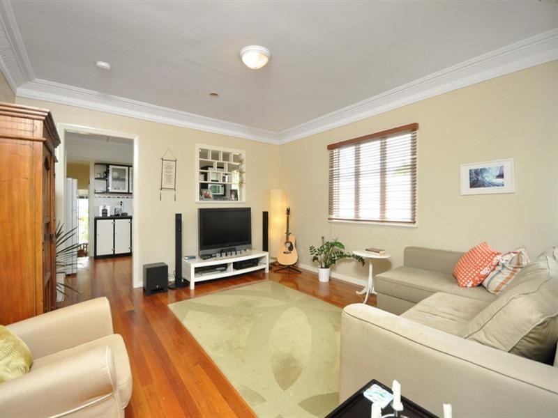 28 Iveagh Avenue, Holland Park West QLD 4121