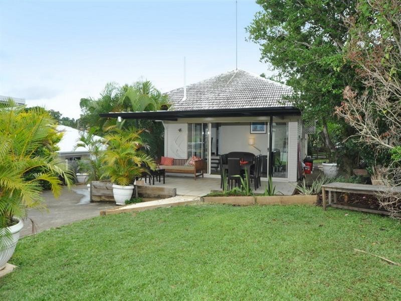 28 Iveagh Avenue, Holland Park West QLD 4121