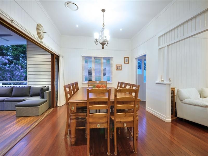 17 Shaftesbury Street, Tarragindi QLD 4121